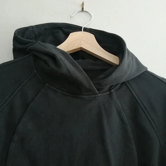 Lululemon Scuba Pullover Hoodie in Black Kangaroo Pocket 6 - Picture 5 of 16